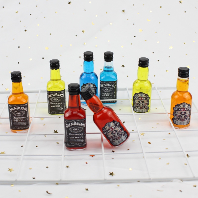 Phụ kiện trang trí chai rượu bia mini độc đáo