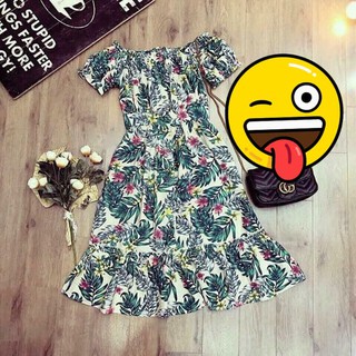 Váy trễ vai hoa