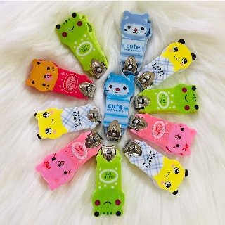 Bấm móng tay an toàn cho bé