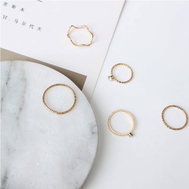 Fashionable Women's Metallic Gemstone Ring Set