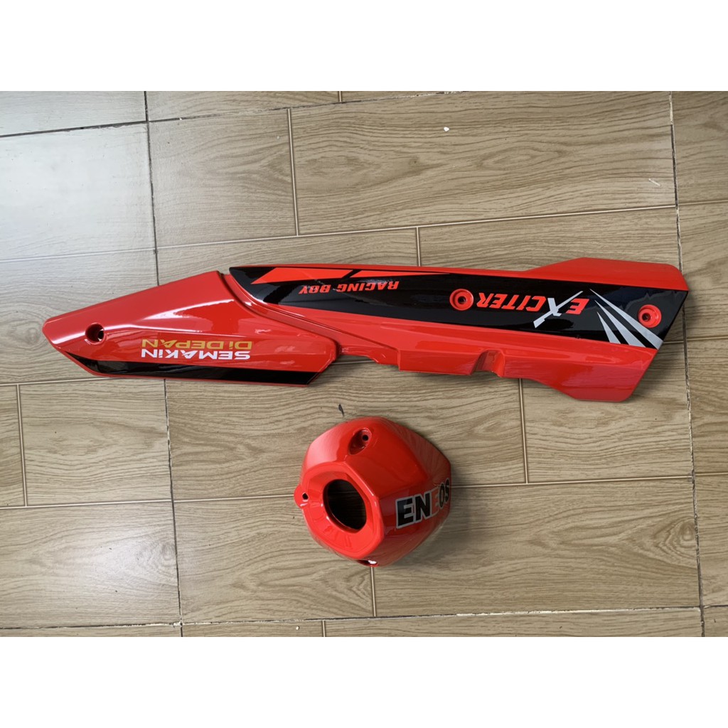 Ốp pô và chụp đích pô xe exciter 155 màu đỏ tươi tem đen