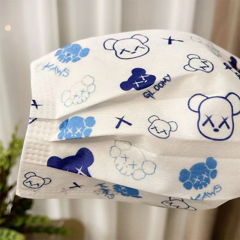 Set 10 / 20 / 30 / 40 / 50 Khẩu Trang In Hình Kaws 3 Lớp Bảo Vệ An Toàn Cho Người Lớn