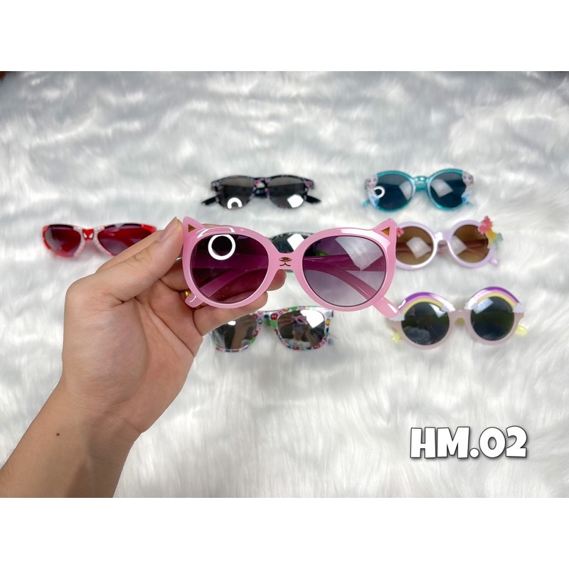 Kính HM dư xịn, chống tia UV an toàn bảo vệ bé.