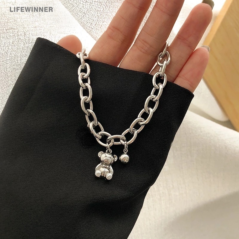 1 Vòng Đeo Tay Mặt Hình Gấu Nhỏ Màu Bạc Phong Cách Cổ Điển Thích Hợp Làm Quà Tặng