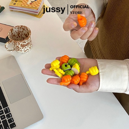 Miếng Dán Tường Hình Bàn Tay Tiện Lợi Dễ Thương Jussy Official Miếng Dán Điện Thoại Cố Định Dây Sạc Đa Năng