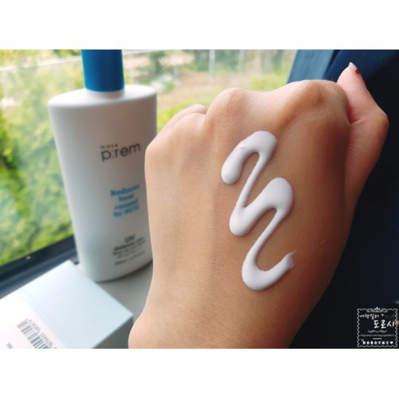 (H.S.D T8.2022) Sample Kem Chống Nắng Vật Lý Make P:rem UV Defense Me Blue Ray Sun Fluid SPF 50+ PA++++ Dạng Sữa