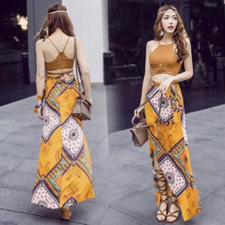 Bộ áo khoá lưng + chân váy buộc dây boho