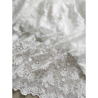 vải ren chỉ thêu hoa