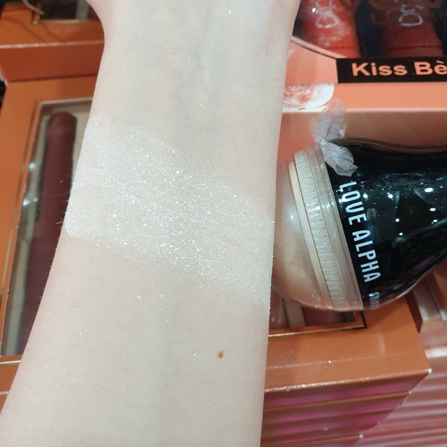 PHẤN PHỦ BỘT NHŨ LOVE ALPHA SHINY POWDER CHÍNH HÃNG