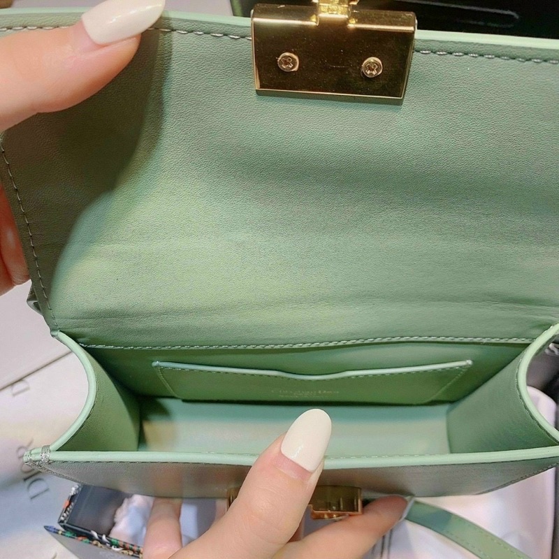 Túi dior montaigne micro lại về thêm màu cực xinhh