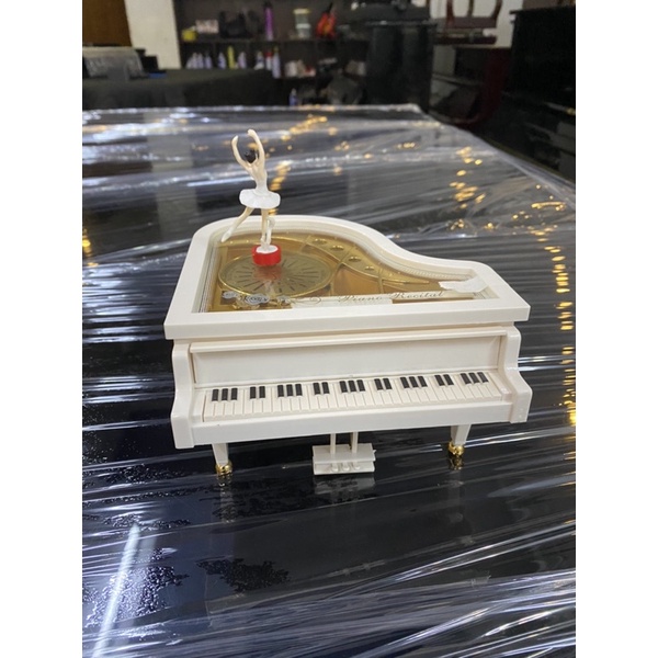 Hộp nhạc cót Vũ công Ballet nhảy trên Piano
