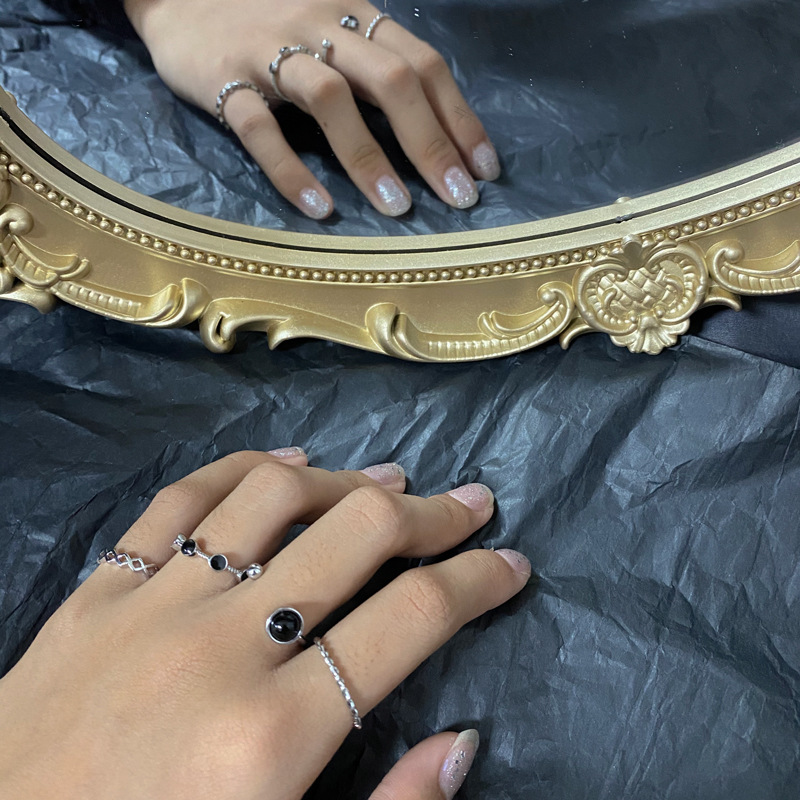 Bộ 4 nhẫn thiết kế thời trang dành cho nam và nữ