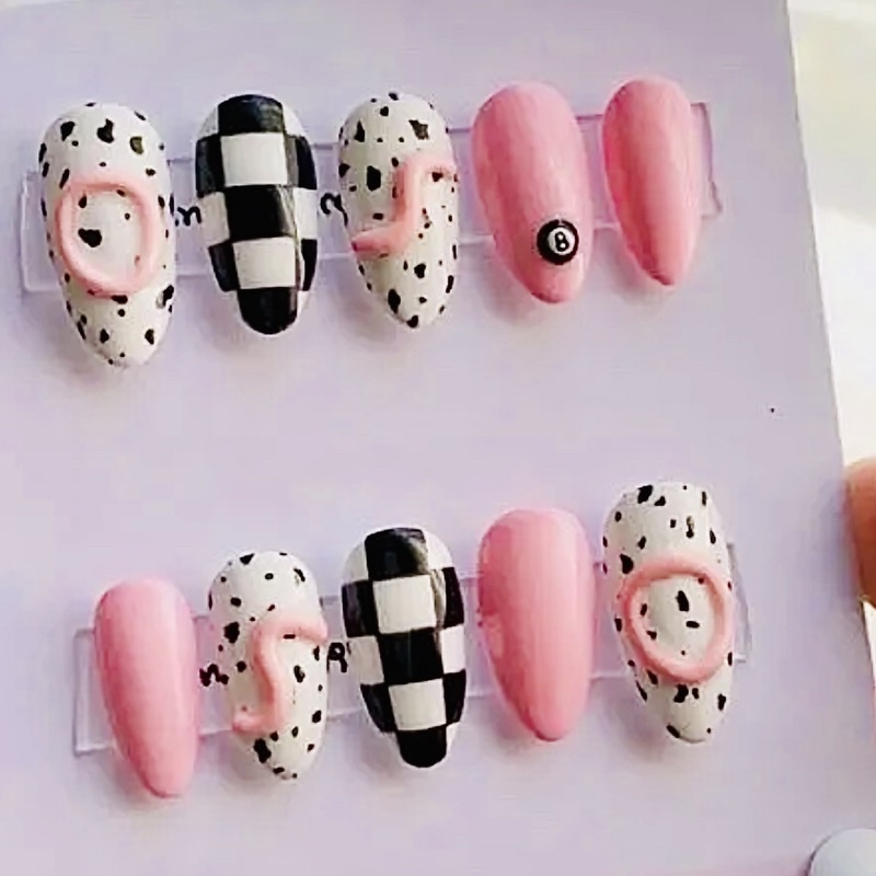 Nailbox thiết kế hồng viền nổi