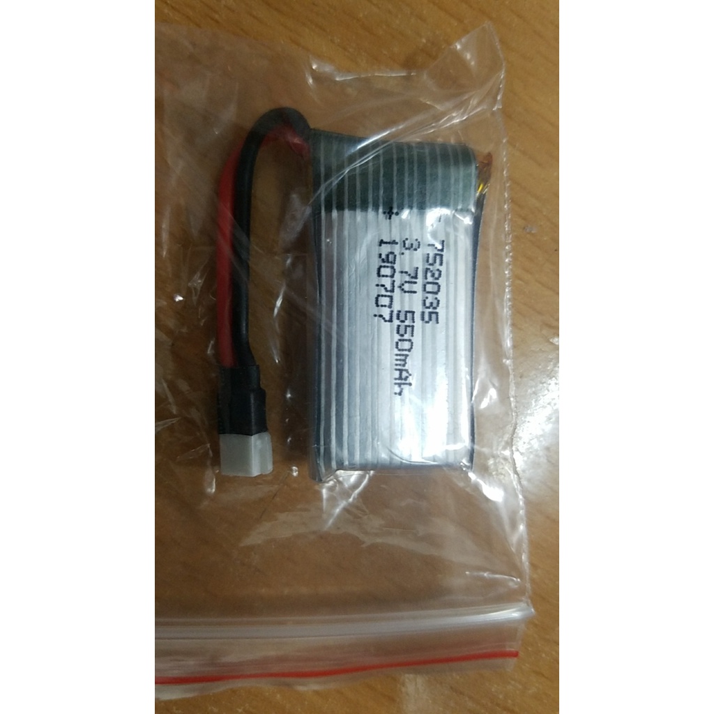 Xuongpinoto Pin sạc 3.7v 550mah chân dăm trắng dẹt dùng cho máy bay cánh bằng F949,F949S,XKK123 NEW