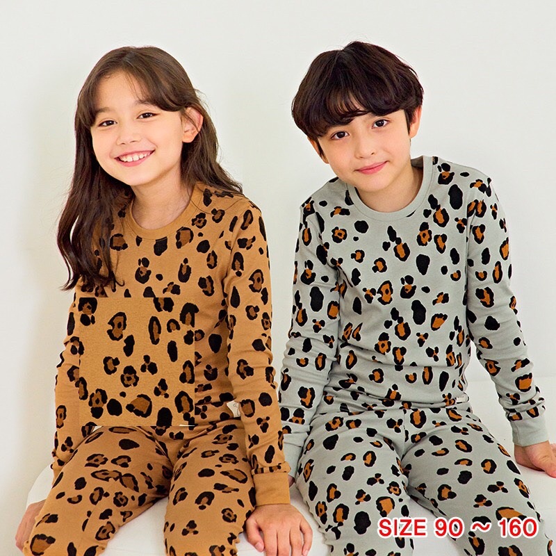 Đồ bộ quần áo dài tay dáng ôm thun cotton mẫu Báo Đốn năm 2022 rất xinh của hãng Unifriend Hàn Quốc mã UND03