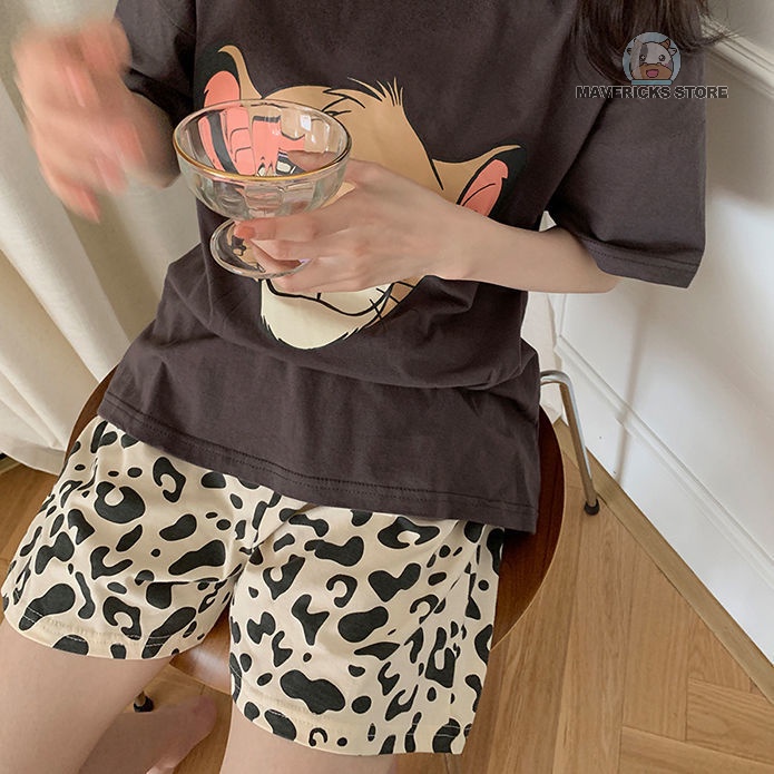 Bộ đồ ngủ hai món áo tay ngắn và quần đùi in họa tiết da báo thời trang hè thu mặc tại nhà đáng yêu dành cho nữ