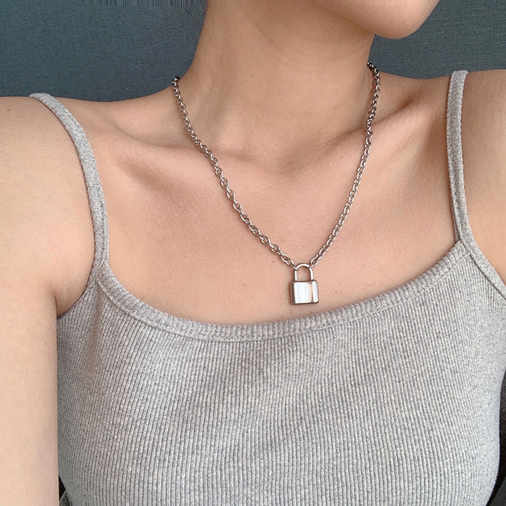 Simple Retro Lock Necklace Women Fashion Necklace Accessory