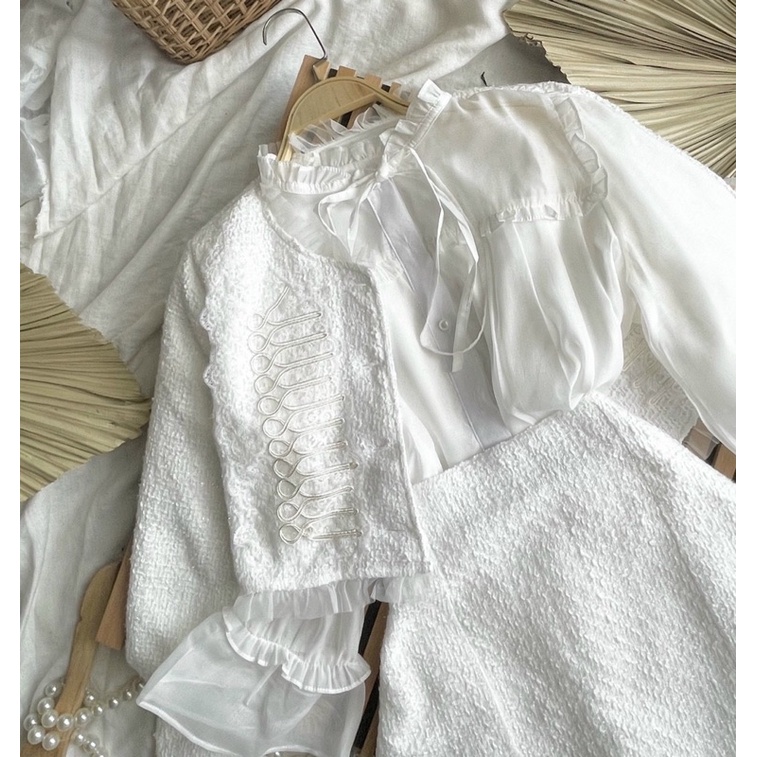 SET 3 MÓN BỐ: KHOÁC NGOÀI VIỀN CỔ TAY VOAN+ SƠ MI TRẮNG CỔ BÈO + CHÂN VÁY | BigBuy360 - bigbuy360.vn