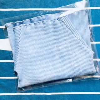 Áo thun bẹt vai xinh