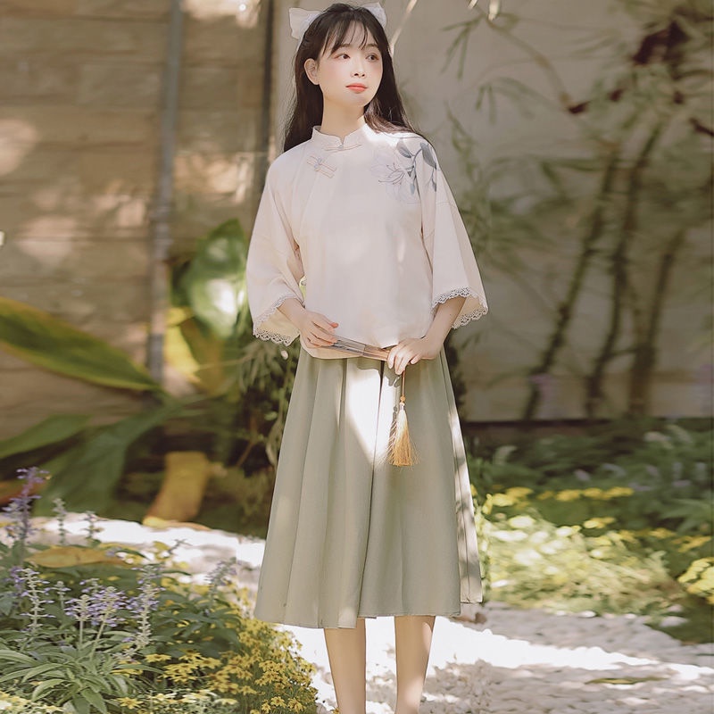 Trang Phục Sườn Xám Cách Tân Phối Nút Đĩa Màu Sắc Ngọt Ngào Thời Trang Mùa Thu 2022 Cho Nữ