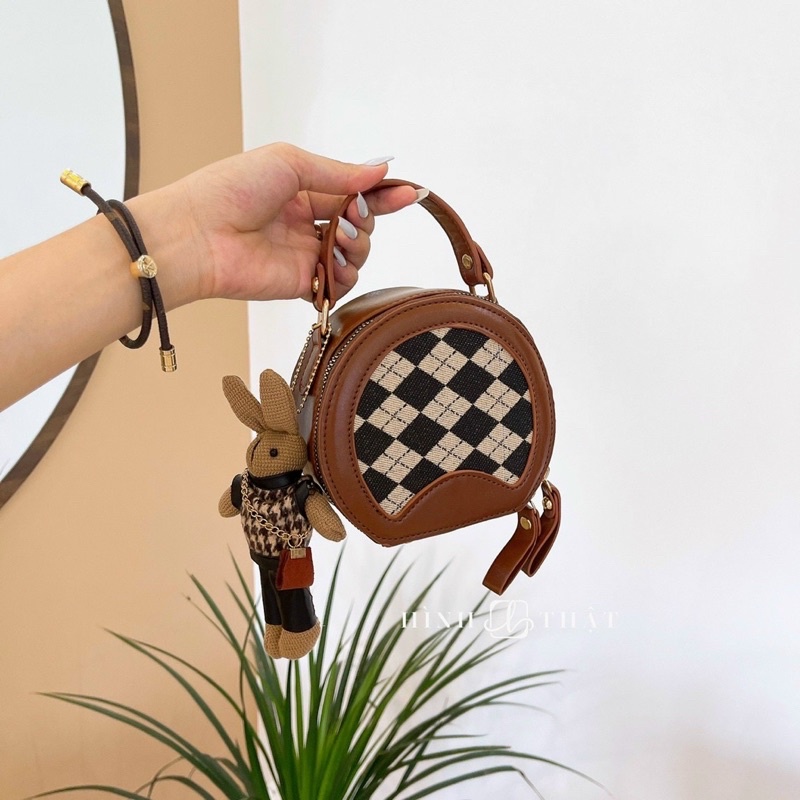 Túi Xách Nữ Mini Dáng Cốp Tròn, Túi Đeo Chéo Kèm Gấu Dễ Thương