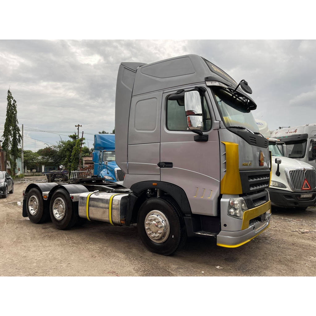 Ốp gương howo a7 , op tay hino , op tay isuzu