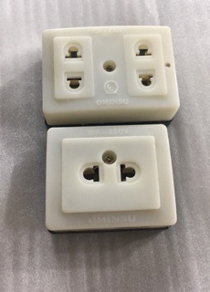 Ổ cắm 2 cửa
