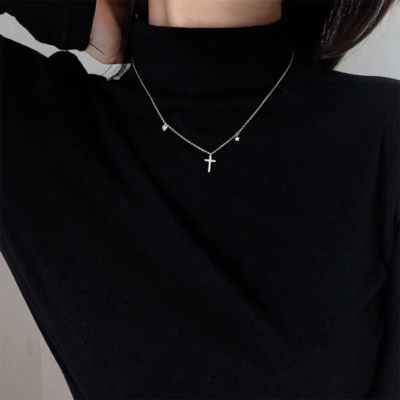 Dây chuyền tim thánh giá đá xinh xắn