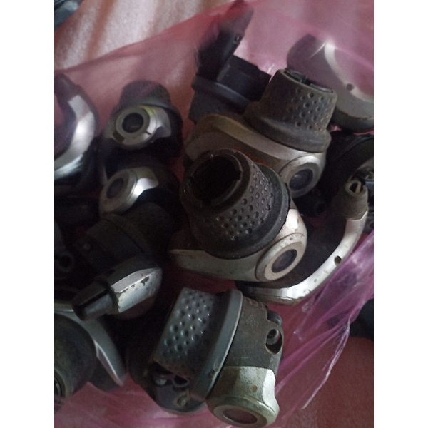 Tay đề đùm 3 số xe đạp  nhật tay lắc 3 số