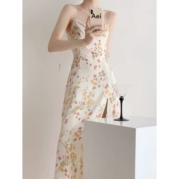 Váy xẻ tà hoa nhí giống cô Park siêu hot