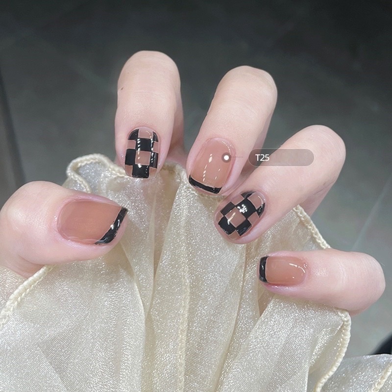 Sơn móng tay nội địa Studio không mùi nhanh khô