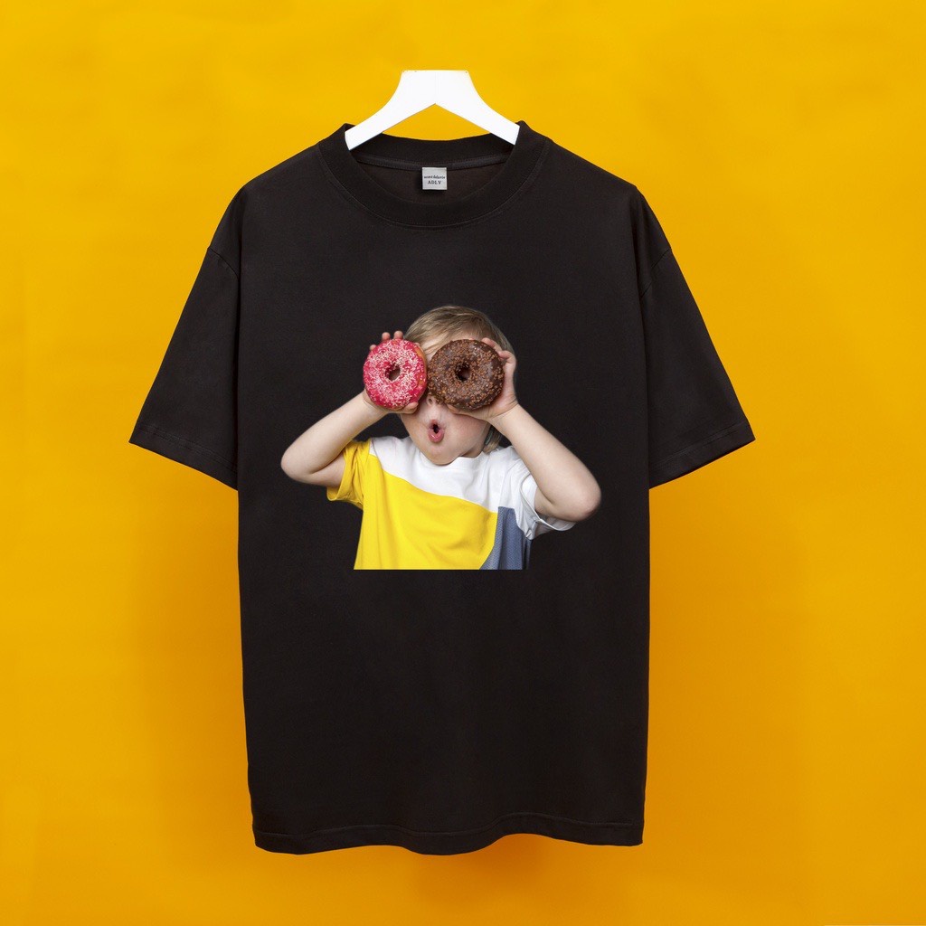 Áo ADLV Phông Tay Lỡ Em Bé Cầm Bánh Form Rộng Thời Trang Hot trend