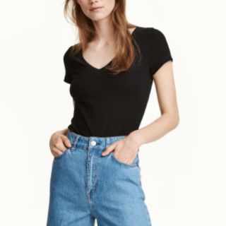 Áo thun trơn cổ tim #hm basic