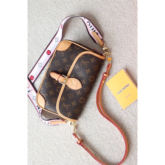 Túi LV Diane fullbox nam châm size 24cm hoa nâu kèm 2 quai Đẹp Soang