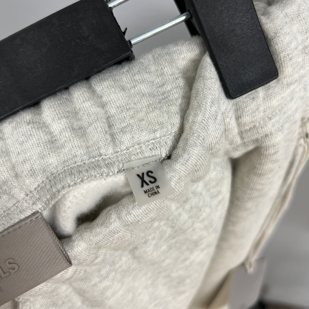 Quần Sweatpants FEAR OF GOD FOG ESSENTIALS SS22 in nhung cao cấp, Quần nỉ nam FOG ESSENTIALS nỉ bông