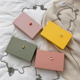 Túi hình hộp đính mô hình trái cây 3D màu pastel dễ thương