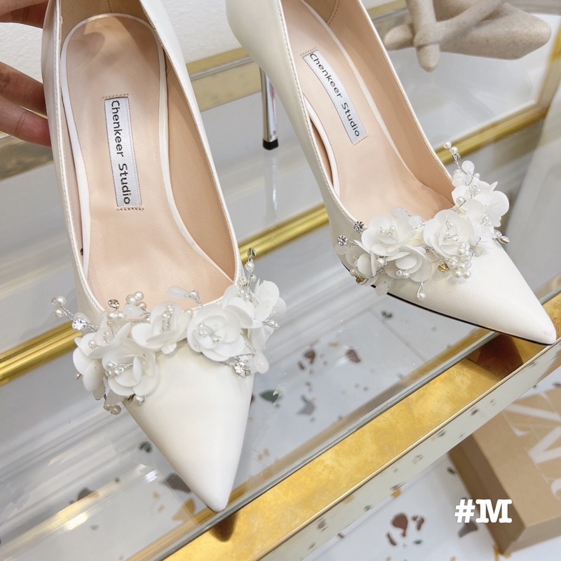 Giày cao gót viền hoa trắng gót nhọn fullbox hàng quảng châu cao cấp