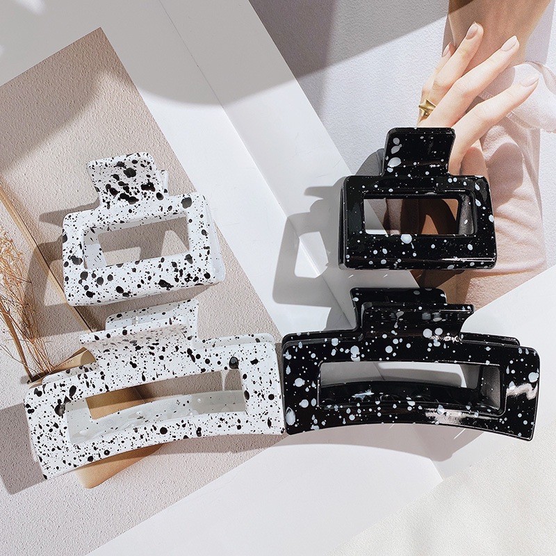 Kẹp Tóc Càng Cua - Kẹp Tóc Hàn Quốc Nhựa Cứng Phong Cách Bò Sữa Vẩy Sơn Trắng Đen - SINSIN