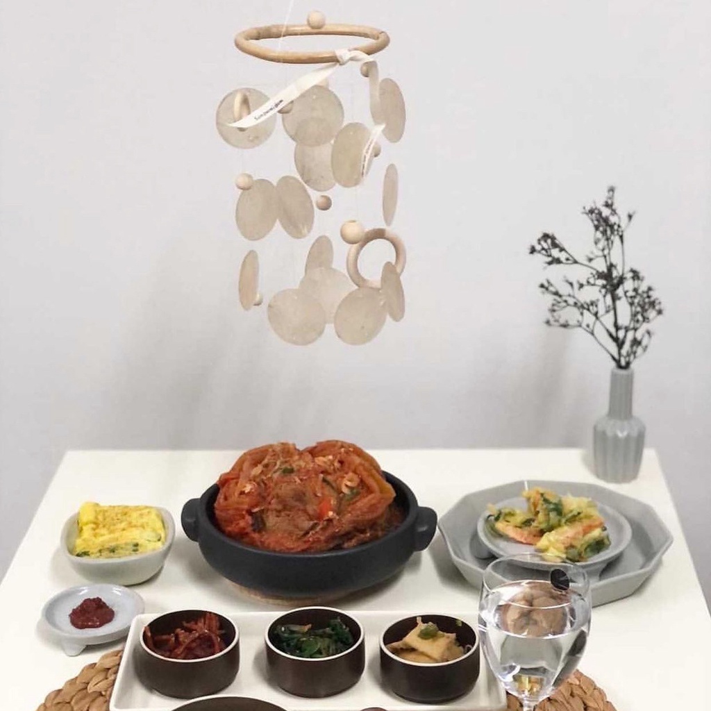 Chuông Gió Dạng Vòng Hạt Gỗ Và Vỏ Sò Tự Nhiên Đơn Giản Mềm Mại Dùng Trang Trí
