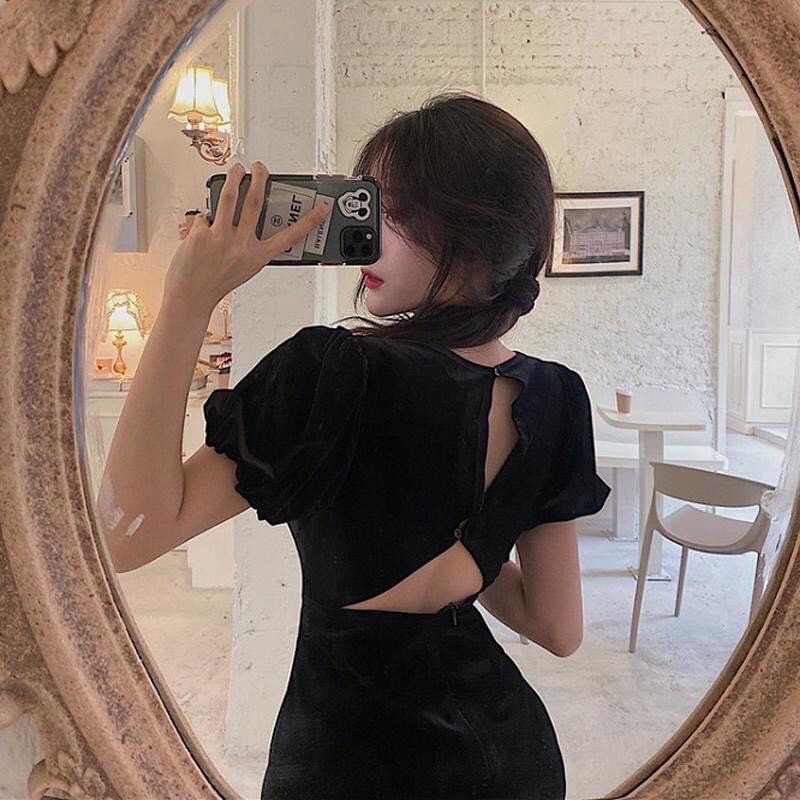Váy nhung sẻ lưng