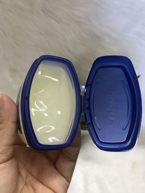 Sáp dưỡng ẩm Vaseline 100% Pure Petroleum jelly Original 106g