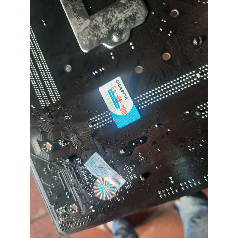 Main gigabyte b360m-d2v còn bảo hành chính hãng 2021