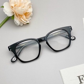 Gọng kính cận dáng vuông Hainameyewear hot trend phong cách Sơn Tùng