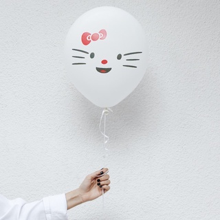 Bóng trái tim in hình Hello Kitty