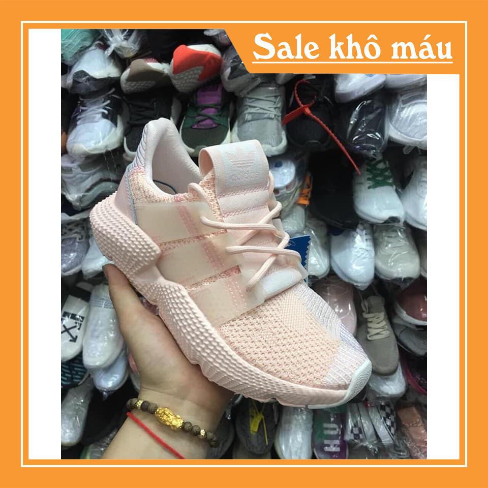 𝐆𝐢à𝐲 𝐧ữ 𝐬𝐧𝐞𝐚𝐤𝐞𝐫 𝐩𝐫𝐨𝐩𝐡𝐞𝐫𝐞 𝐦à𝐮 𝐱á𝐦 𝐜𝐡𝐨 𝐧ữ