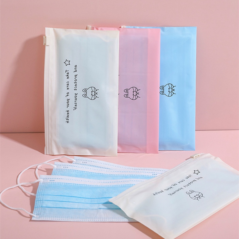 1 Phụ Kiện Kẹp Khẩu Trang Chống Nước Thiết Kế Dễ Thương Có Thể Gấp Gọn Tiện Lợi