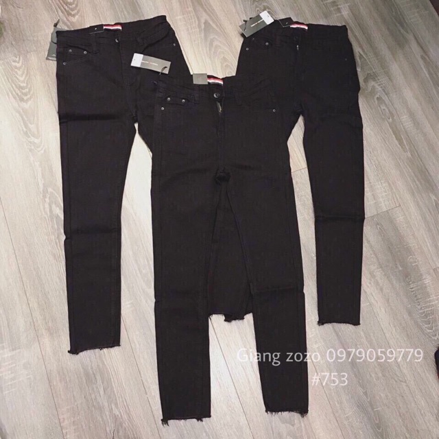 Quần jeans đen lành và rách gối 130k