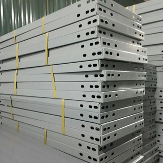 Sàn tôn 0.5m x 1.2m, dày 0.6mm lắp kệ rất bền đẹp