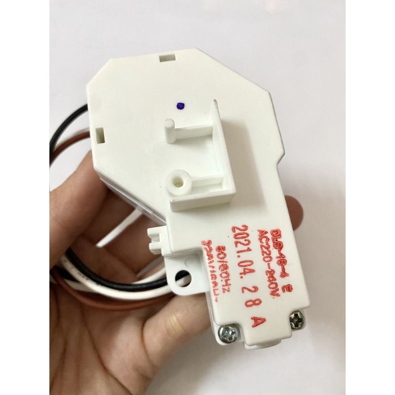công tắc cửa máy giặt Toshiba inverter