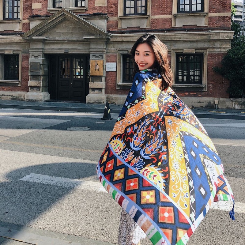 Khăn choàng cổ in hoa văn size 90x180cm đa năng du lịch biển